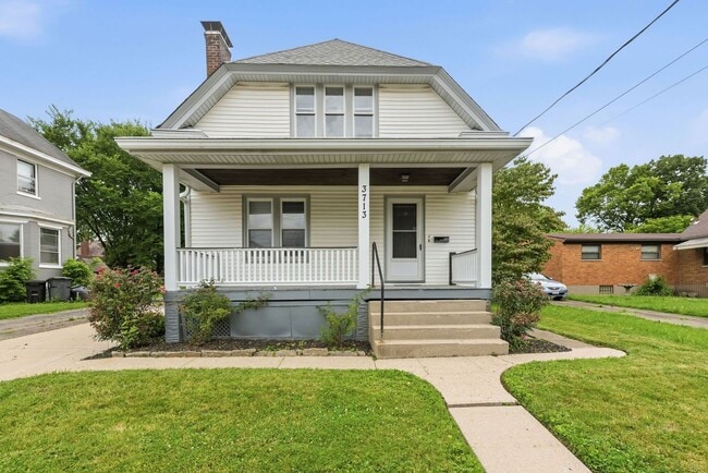 Building Photo - CHEVIOT: Charming 4 bed 2.5 bath 1 car detached garage