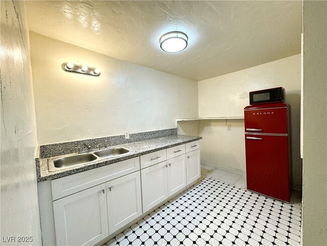 Building Photo - 1871 Shadow Mountain Pl Rental
