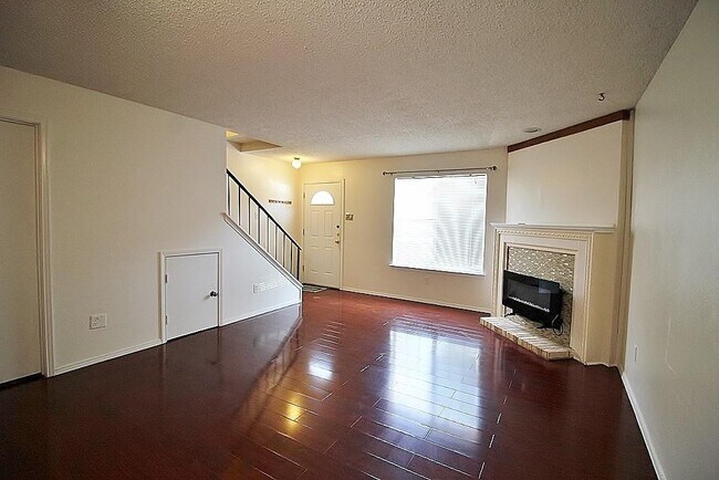 Photo - 115 Austin Stone Dr