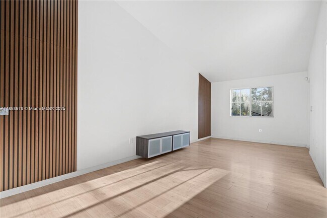Photo - 2911 SE 13th Ave Unit 205-49