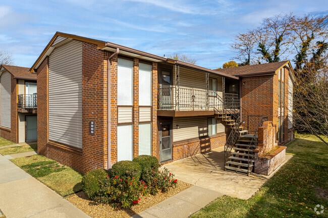 Building Photo - The Willows Rental