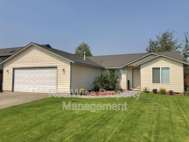 Building Photo - 735 NE Negus Pl