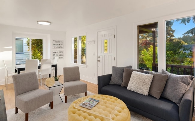 Photo - 4258 33rd Ave W