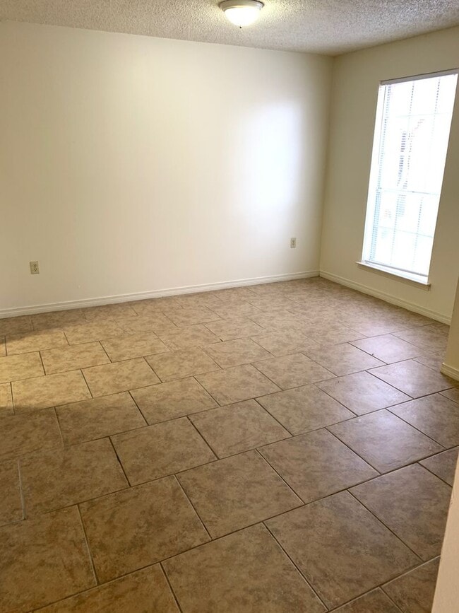 Photo - 8145 Bayou Fountain Ave Unidad 8145-2