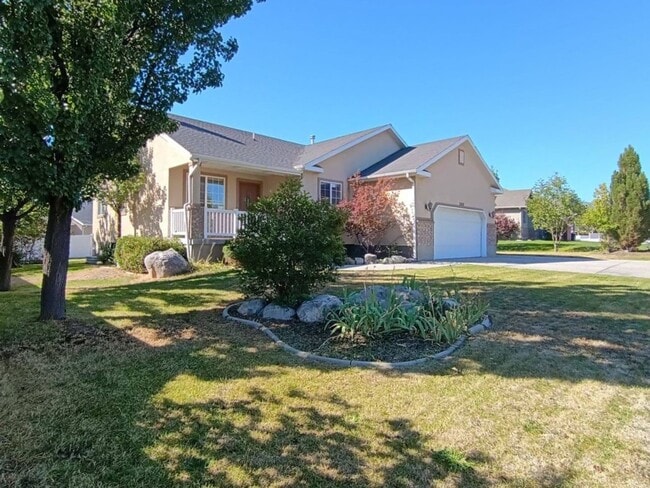 Photo - Spacious Home w attached 2 car garage