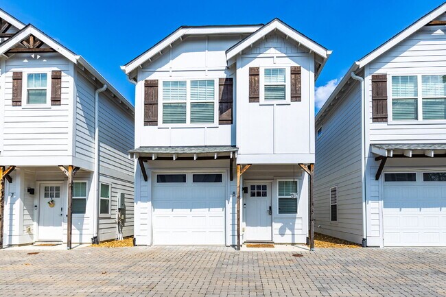 Building Photo - Convenient Nashville Rental Near Percy Pri... Unit #8