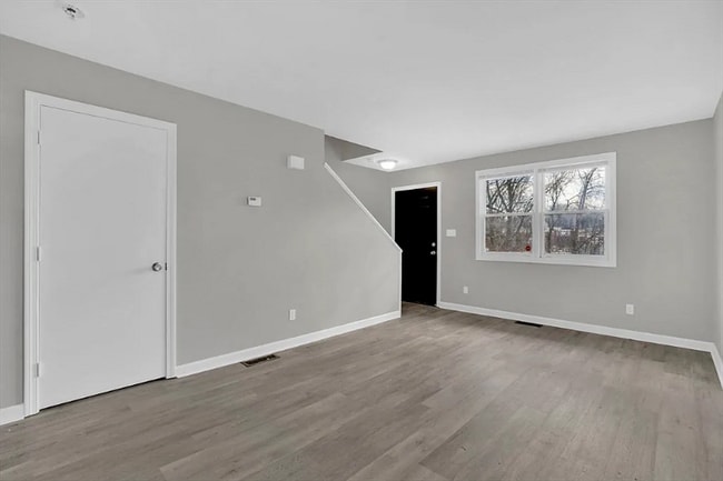 Photo - 140 Cherry St