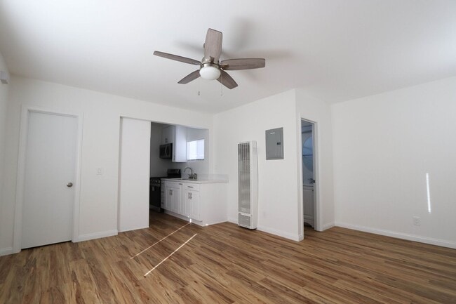 Building Photo - LB0167 Unit 169 1/2 E 67th St