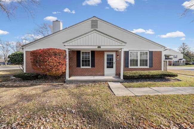 Building Photo - 24692 N Meadow Dr Unit 9 / 3