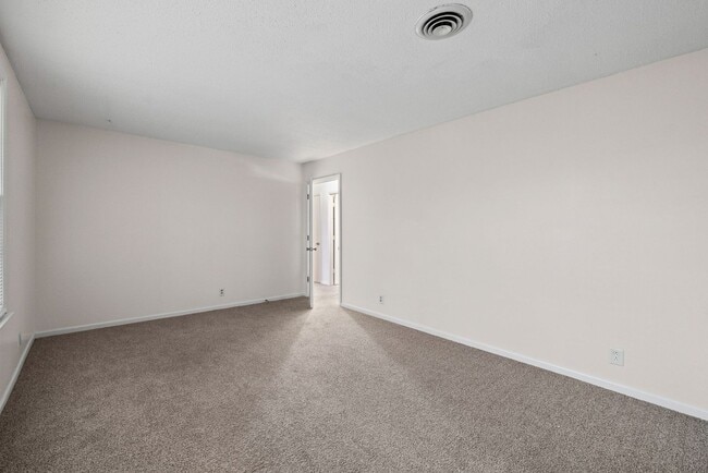 Photo - Tandy Drive-98/124
