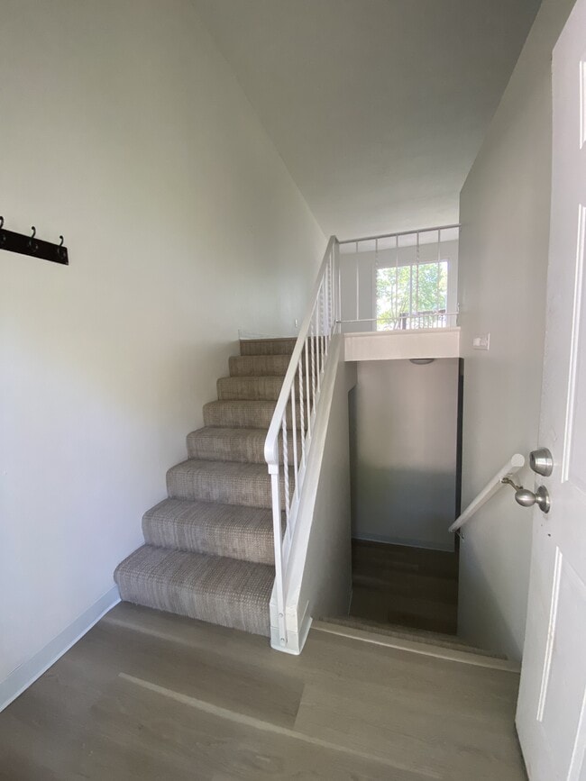 Photo - 632 Meadow Pl