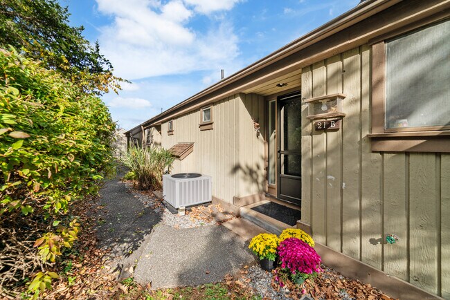 Photo - 21 Heritage Vlg Unidad B