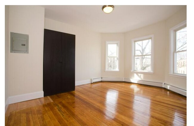 Photo - 12 Parker Hill Ave Unidad 3