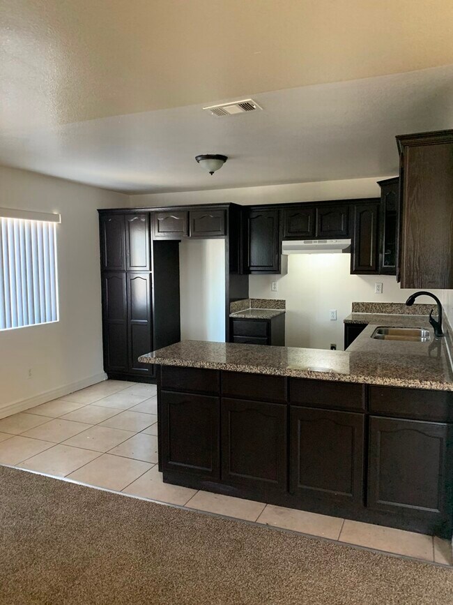 Photo - 114 E 82nd St