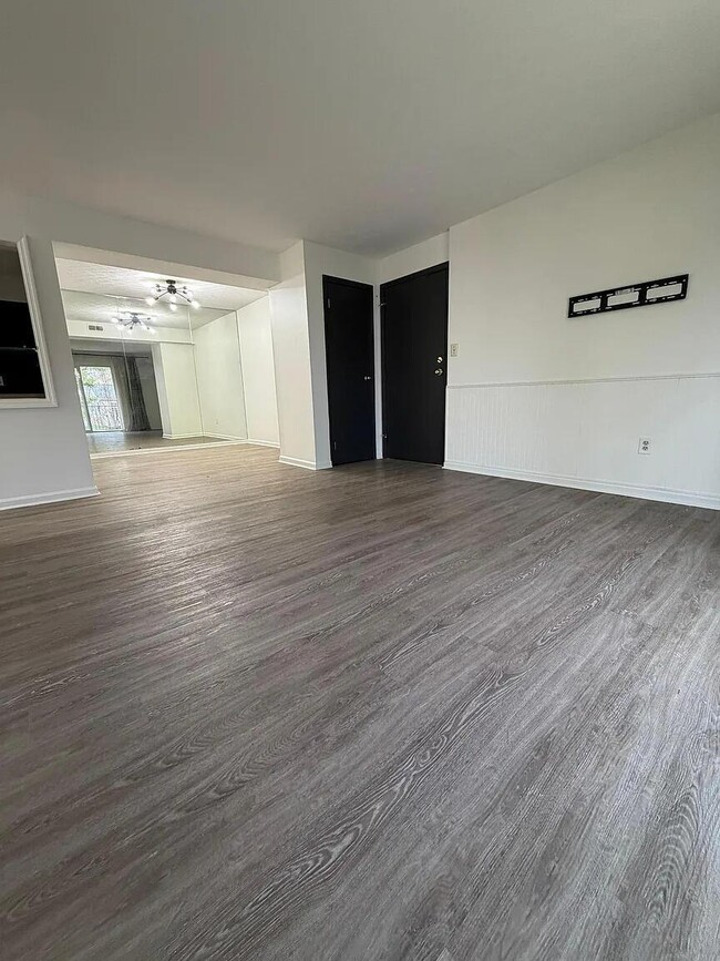 Photo - 5285 Portland St Unidad 204