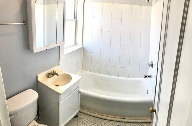 Photo - 4355 S Sawyer Ave