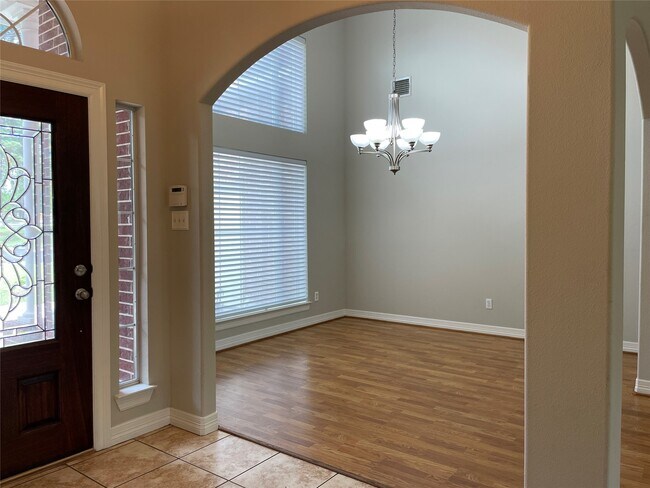 Photo - 15480 Constellation Cir W