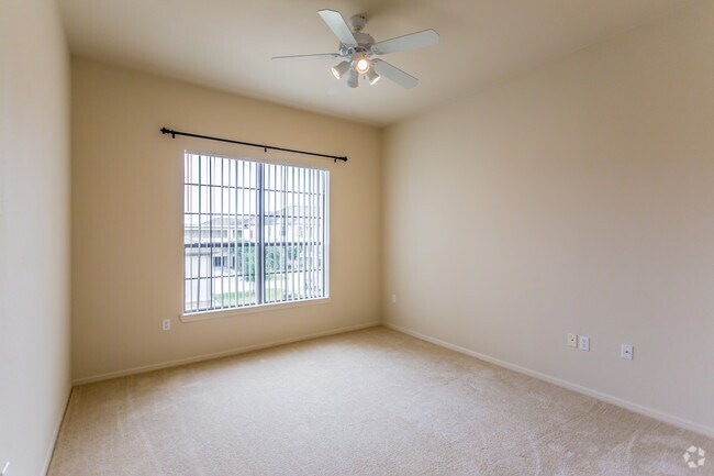 1BR, 1BA - Verona - 763 SF - Bedroom