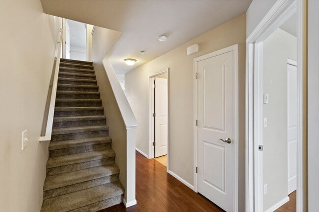 Photo - 3 Bed 3 Bath - Views - NAS Whidbey - Island Hospital