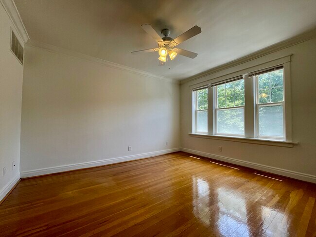 Photo - 6309-6311 S. Rosebury Ave