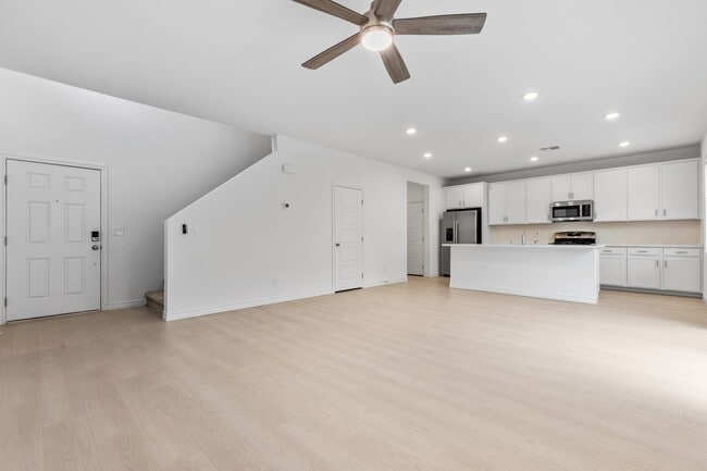 Photo - 4469 Sawyer Rdg St