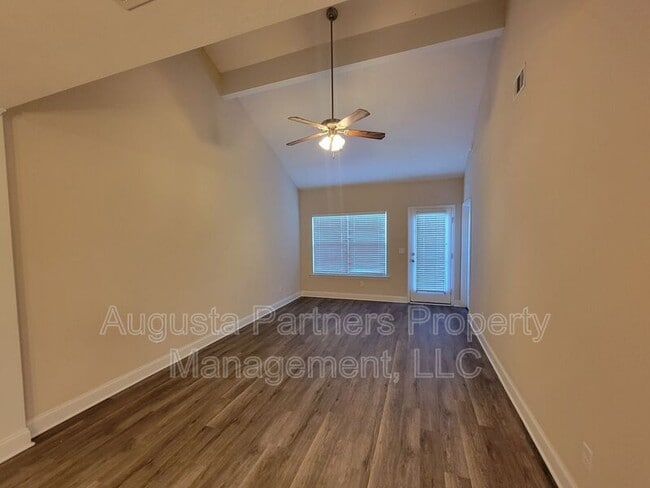 Photo - 640 Vista Dr