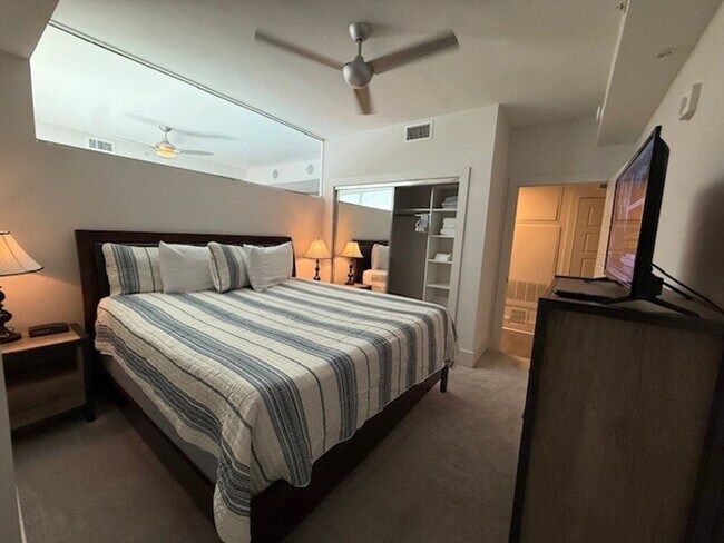 Photo - 95 8th St NW Unidad SI ID1604352P
