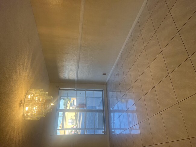 Building Photo - 2073 E Bond Dr