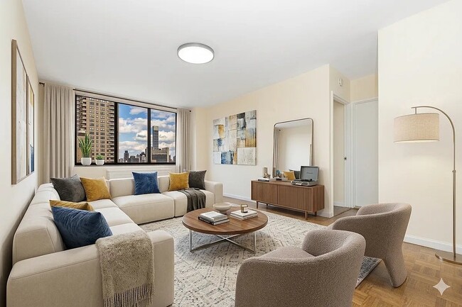 Building Photo - 245 E 44th St