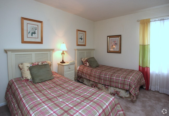 Bedroom - Terrace Oaks & Olde Battleground