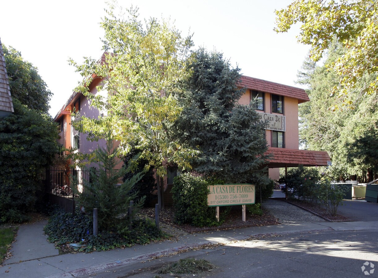 La Casa de Flores - La Casa de Flores