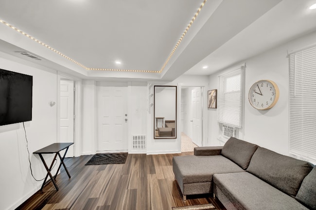 Photo - 1721 N Kimball Ave Unidad 1R