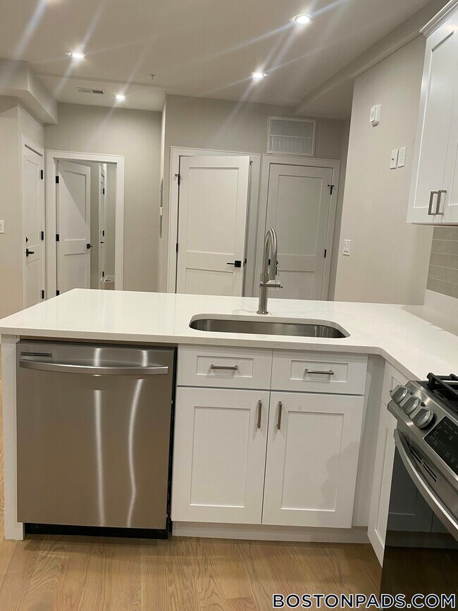 Photo - 161 Allston St Unidad 2