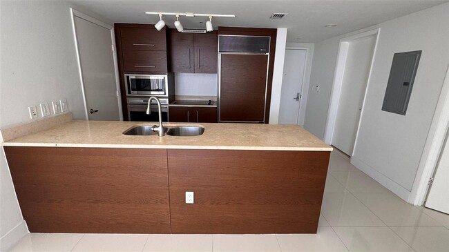 Photo - 475 Brickell Ave Condo Unit 4913