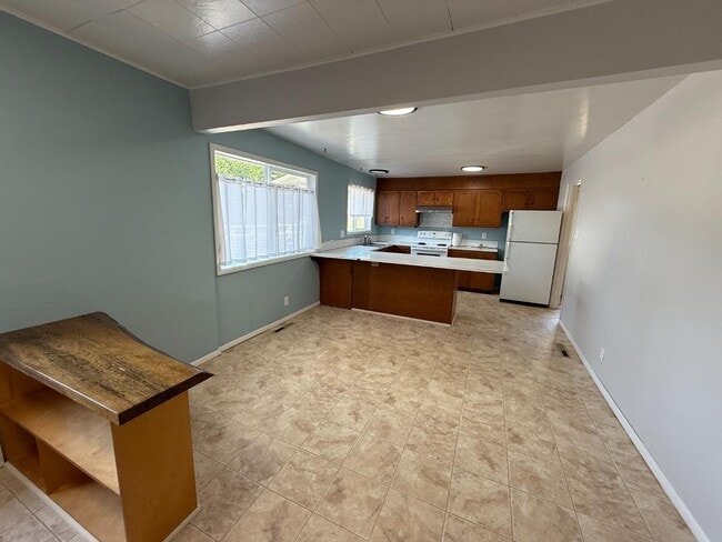 Photo - 490 5th Ave
