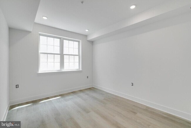 Photo - 3045 Richmond St Unidad 504