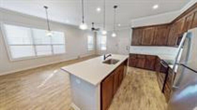 Photo - 311 Fairway Dr