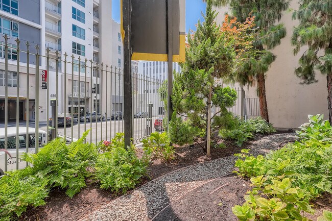 Photo - South Virgil Apartments