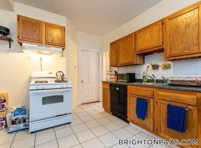 Photo - 15 Cushman Rd Unit Right