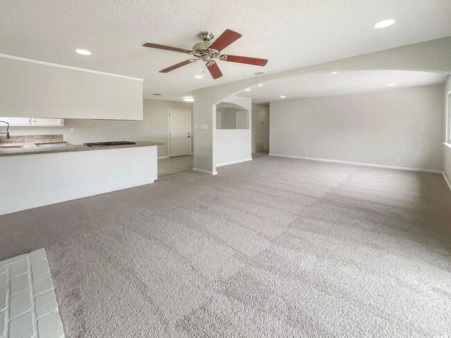 Photo - 5921 Hillsdale Blvd