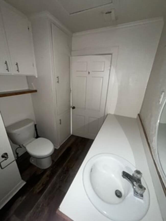 Photo - 2/1 Close to Campus