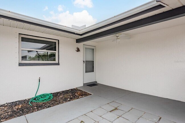 Photo - 10521 Oak Hill Dr