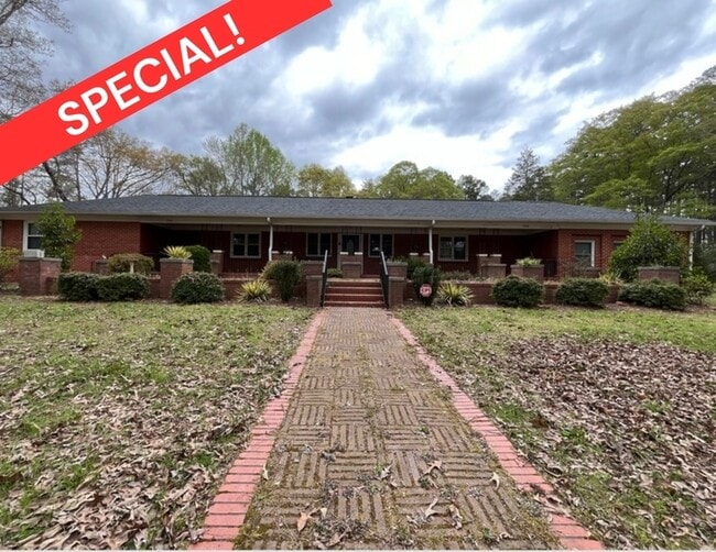 Building Photo - 1542 Monument Ave