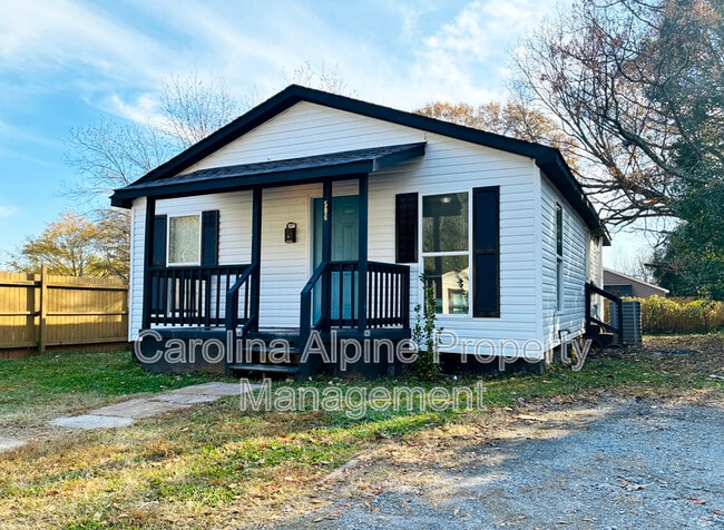 Photo - 506 Bonny St