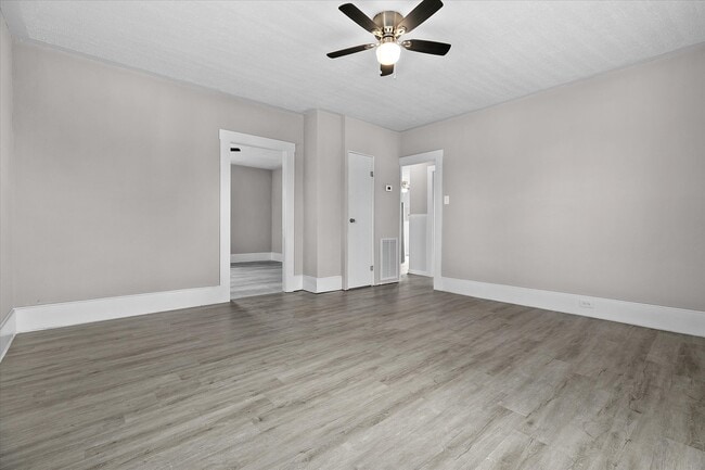 Photo - 1301 Pine St Unit Upper