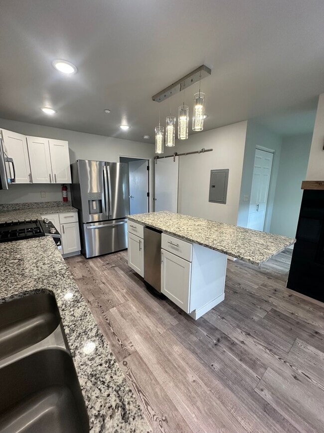 Building Photo - Quiet Small town Apartment in Davenport Unit #11 Standard 2bdrm stand alone