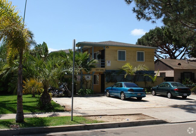 Photo - 1237-1239 Hornblend St