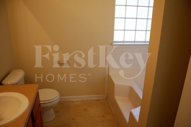 Photo - 141 Edison Dr