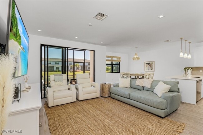 Photo - 7596 Morgan Way