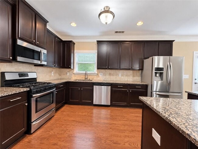 4025 Hunters Walk Way